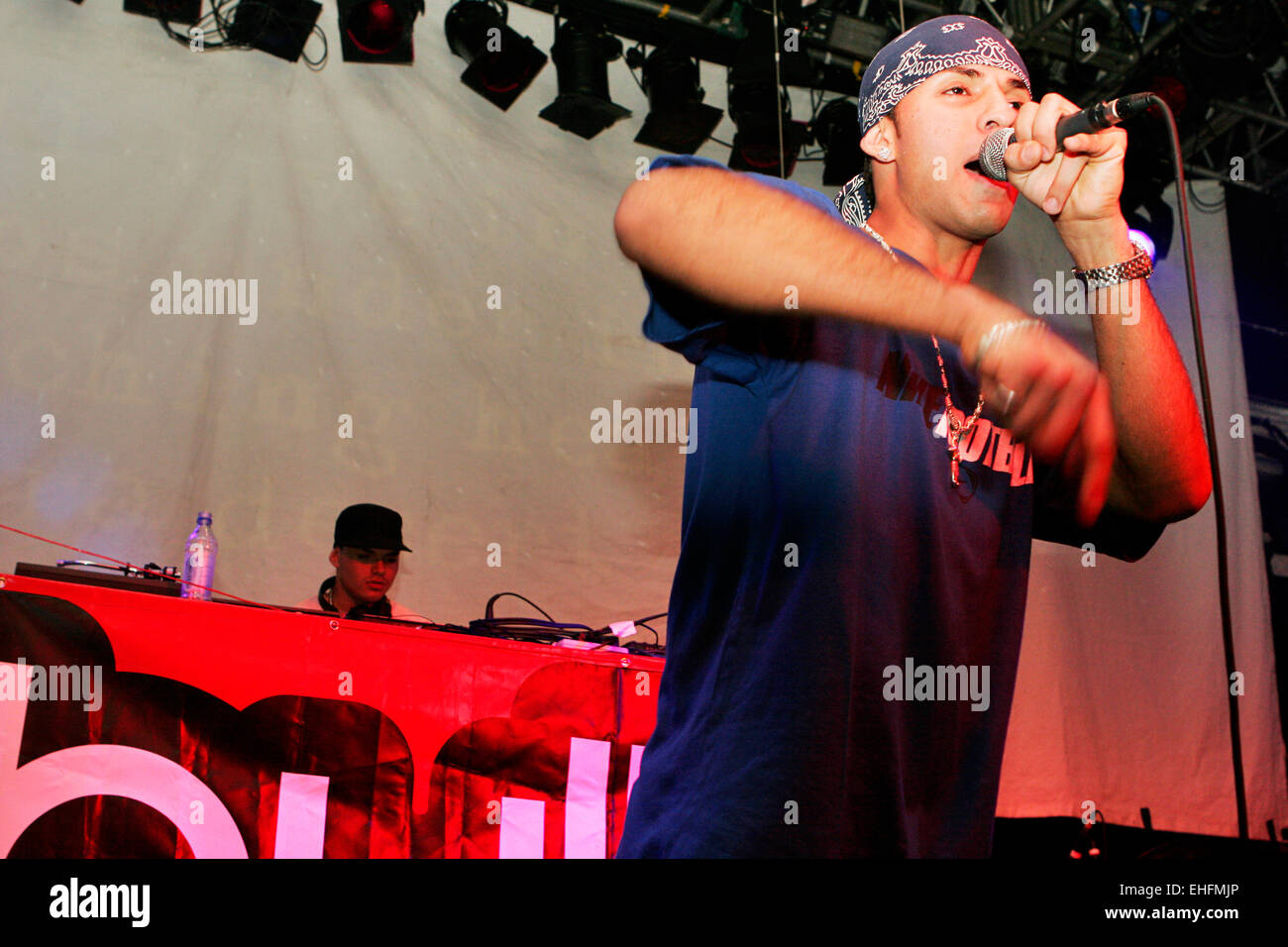 La Raza Crew live in Latin Hip Hop und Reggaeton-Festival an der Carling Academy Islington in London. Stockfoto