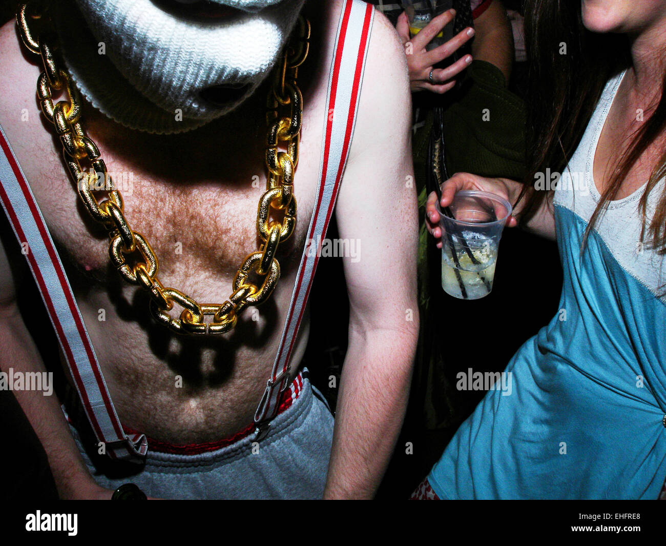 Partygänger in der Anti-sozialen Nacht in London. Stockfoto