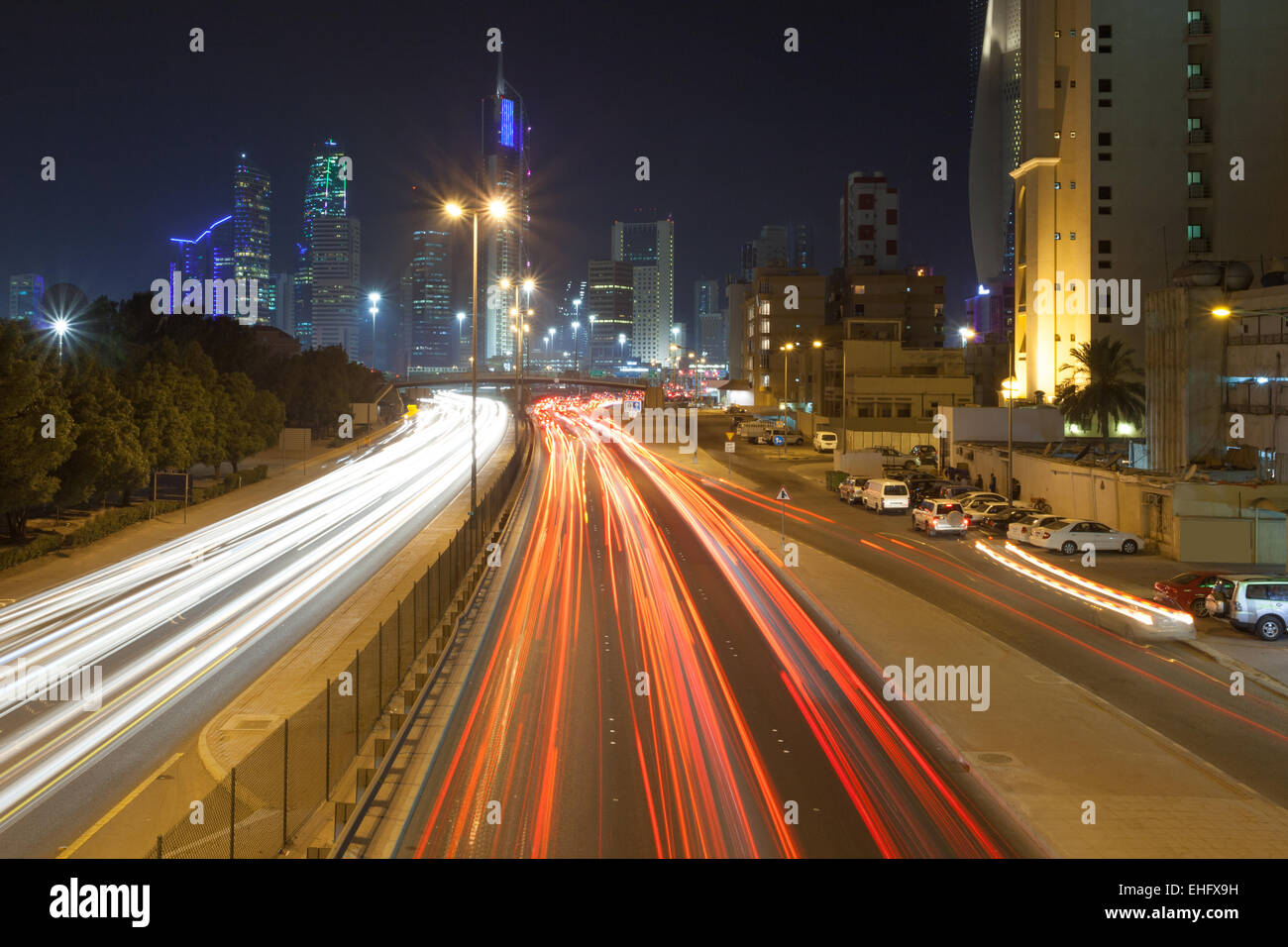 Kuwait Innenstadt am Ngiht. Kuwiat City, Nahost Stockfoto