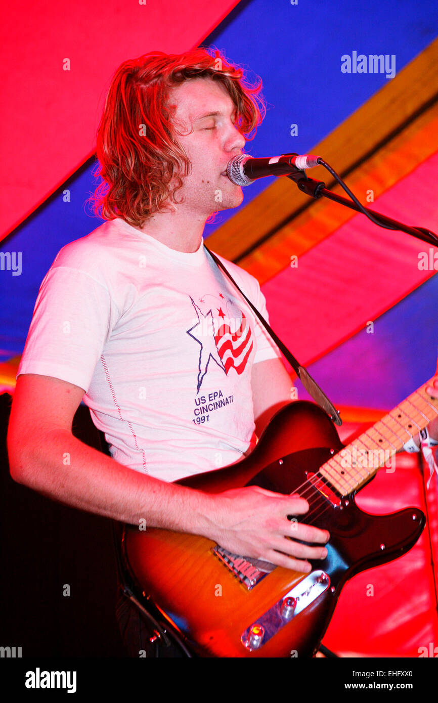 Paul Tigerschwanz live beim Feldtag Festival im Victoria Park in London. Stockfoto