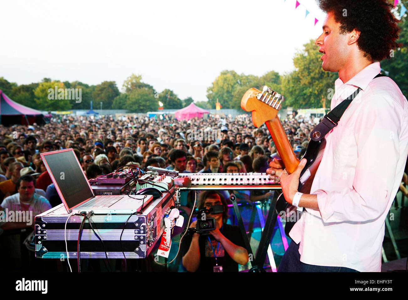 Kämpfe live beim Feldtag Festival im Victoria Park in London. Stockfoto