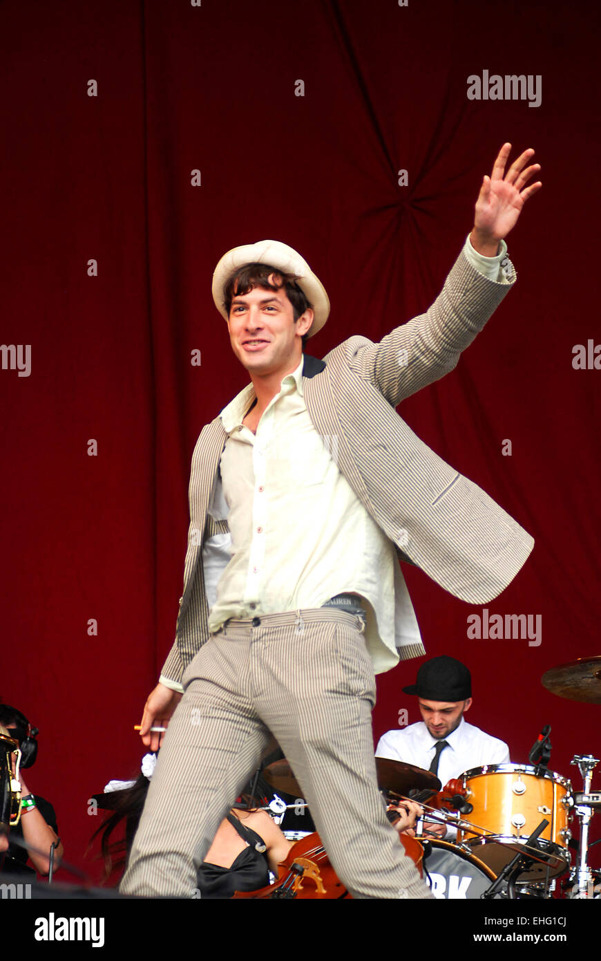 Mark Ronson live beim Glastonbury Festival 2008. Stockfoto