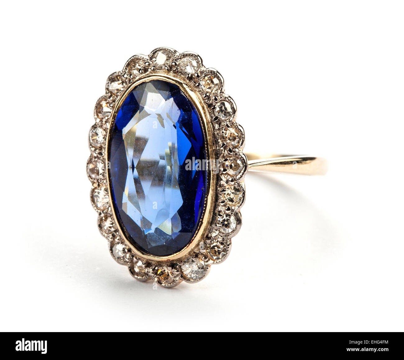 Blau hardstone und Diamond cluster Gold Ring. Stockfoto