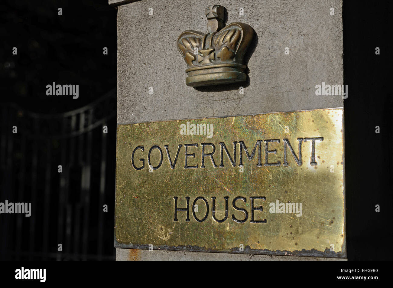 Eingangsschild am Tor des Government House in Auckland, Neuseeland Stockfoto