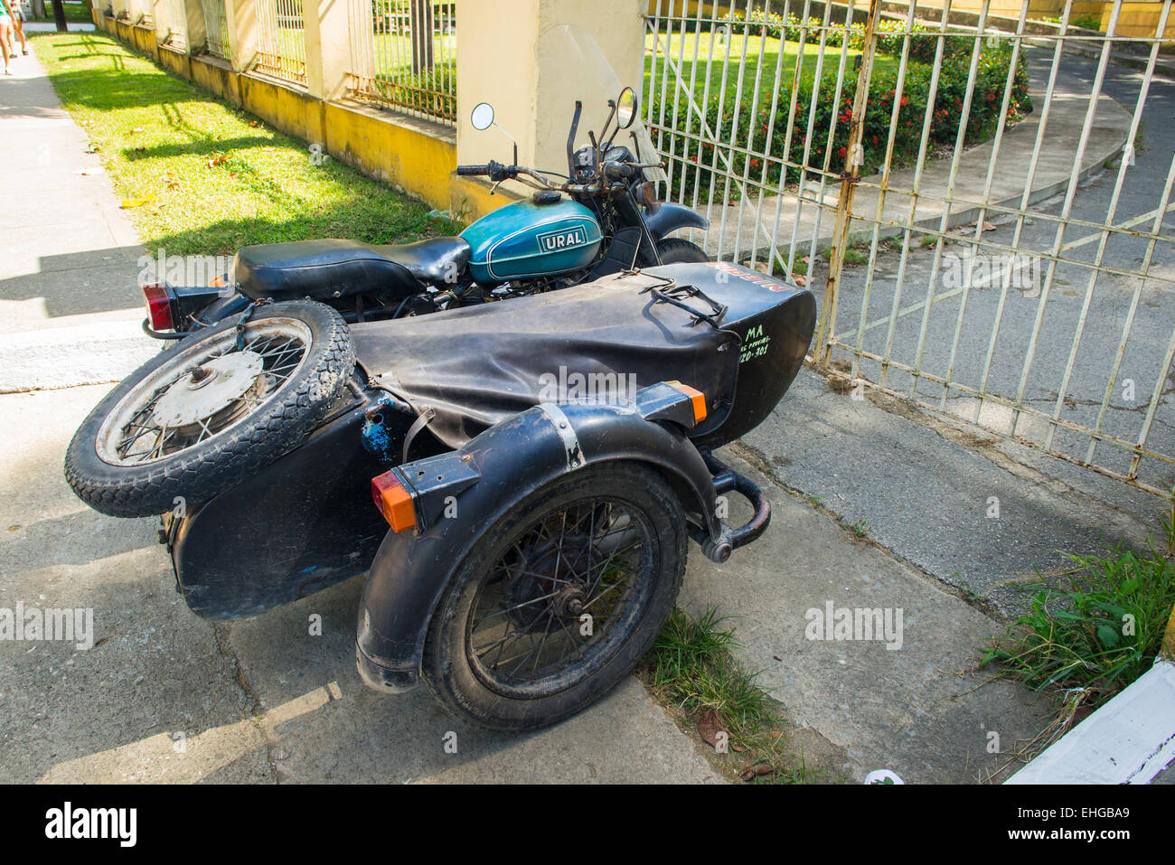 Kuba Santa Clara russischen Ural motor Motorrad Motorrad Bike Fahrrad mit Passagier Beiwagen Stockfoto