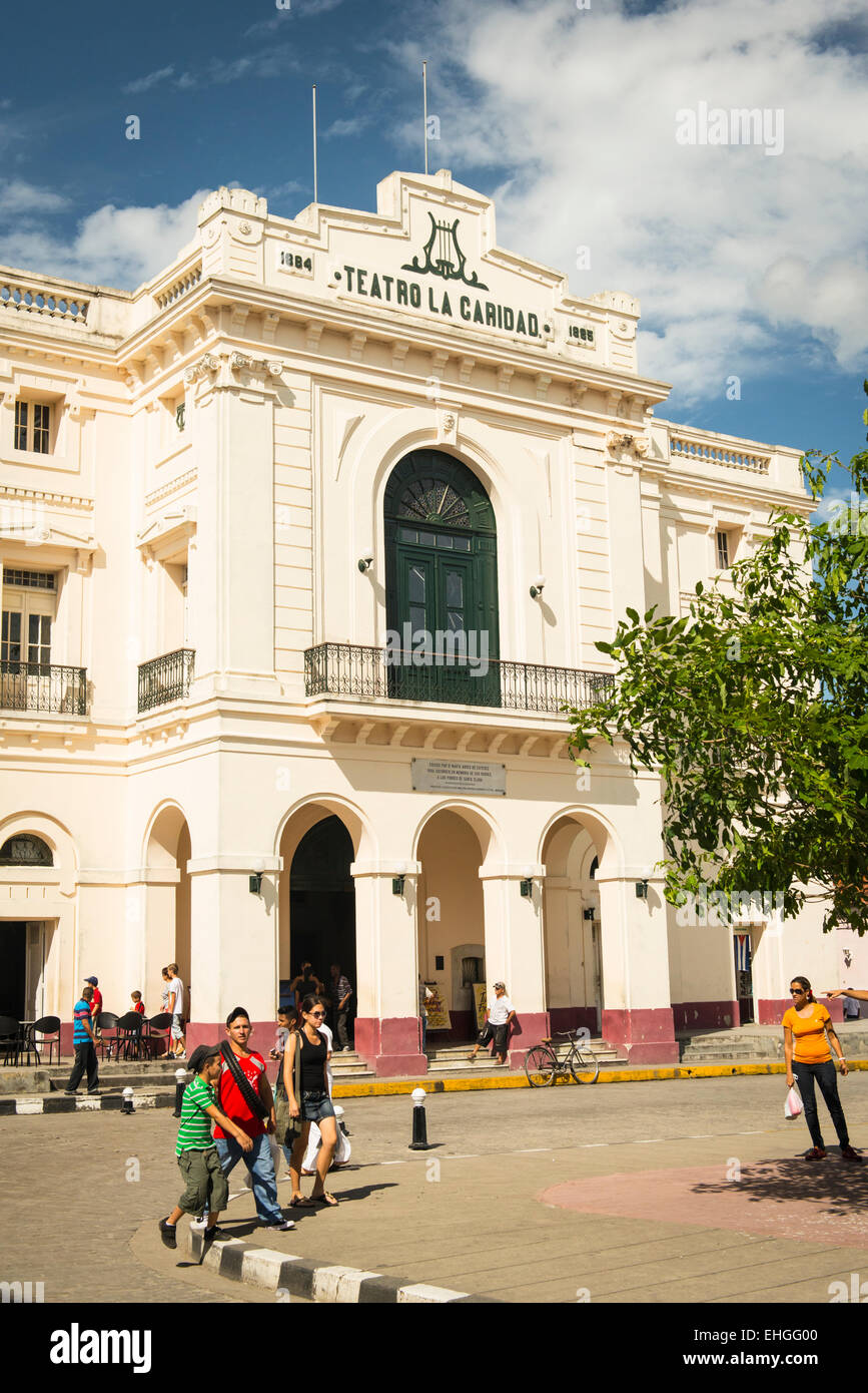 Cuba-Santa Clara Haupt Platz Parque Leoncio Vidal Teatro De La Caridad 1885 finanzierten Erbin Martha Abreu de Estevez Stockfoto