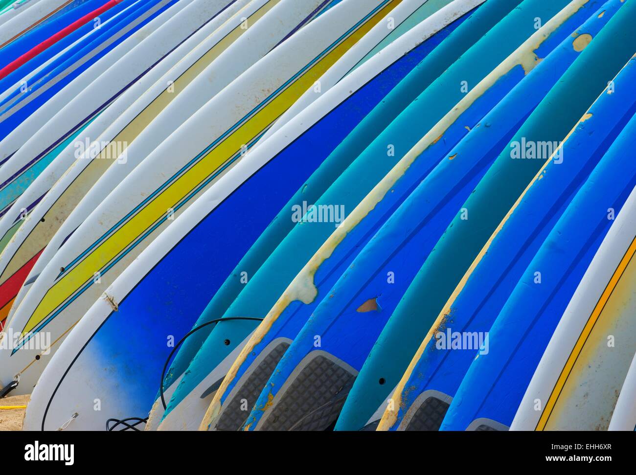 Reihe von bunten Surfbretter Stockfoto