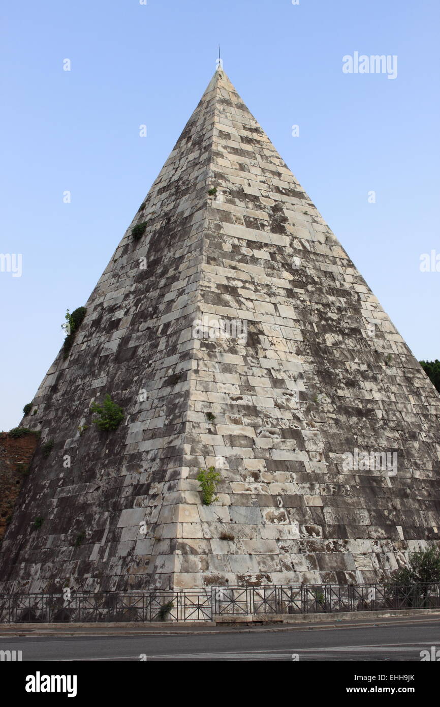Cestius-Pyramide in Rom Stockfoto