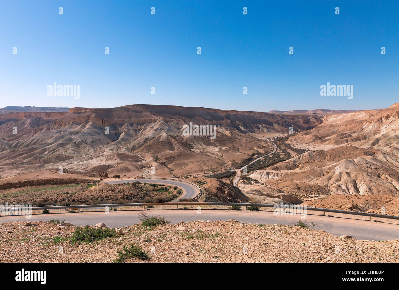 Straße in der Wüste Negev, Israel Stockfoto