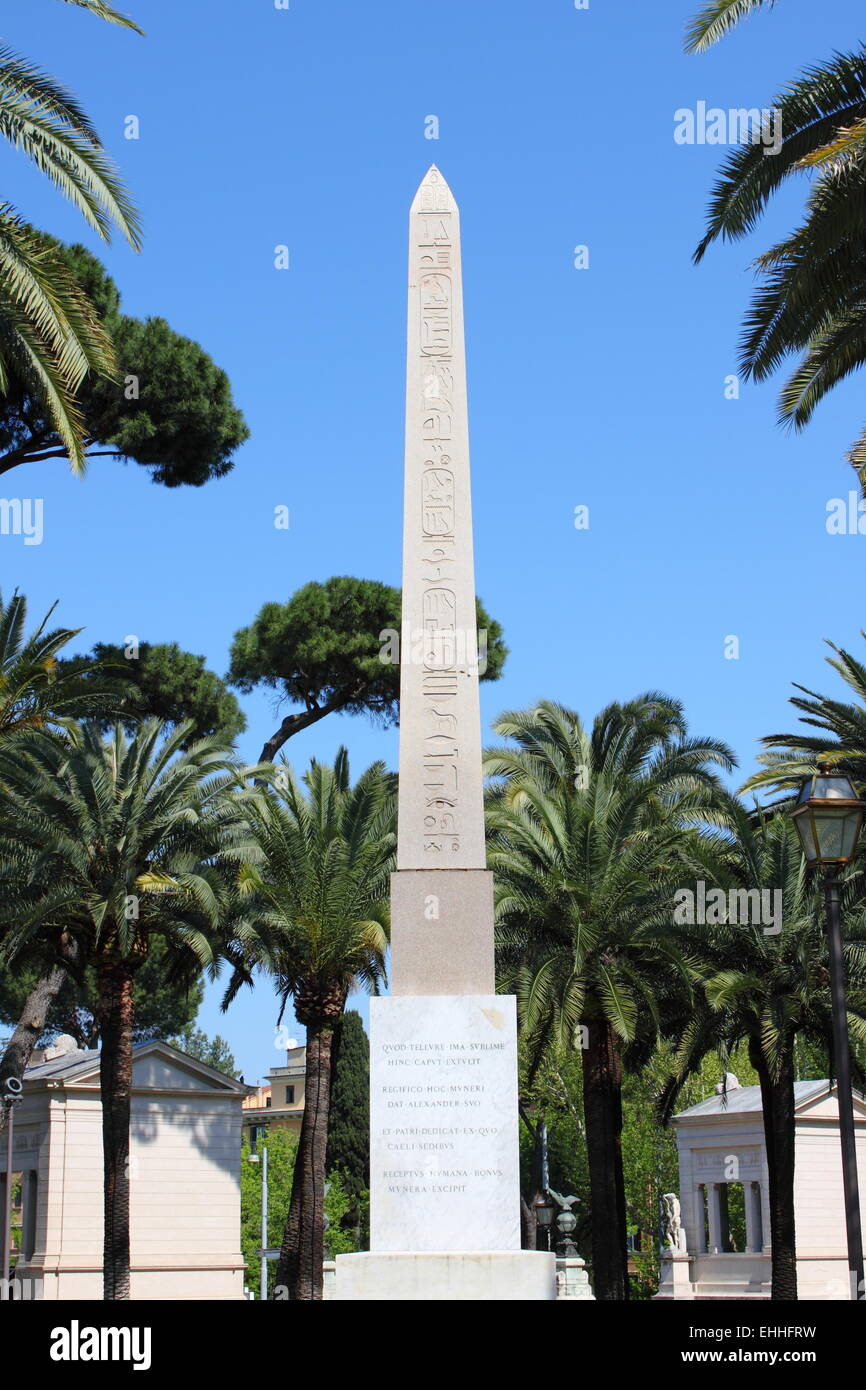 Ägyptischer Obelisk in Villa Torlonia Stockfoto