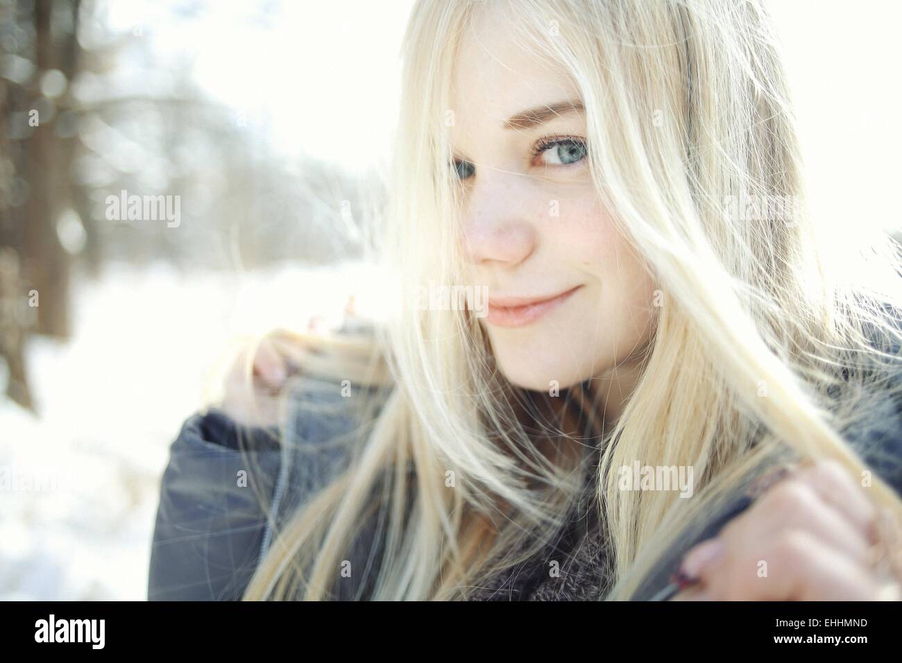 Teen blond blonde -Fotos und -Bildmaterial in hoher Auflösung - Seite 2 ...