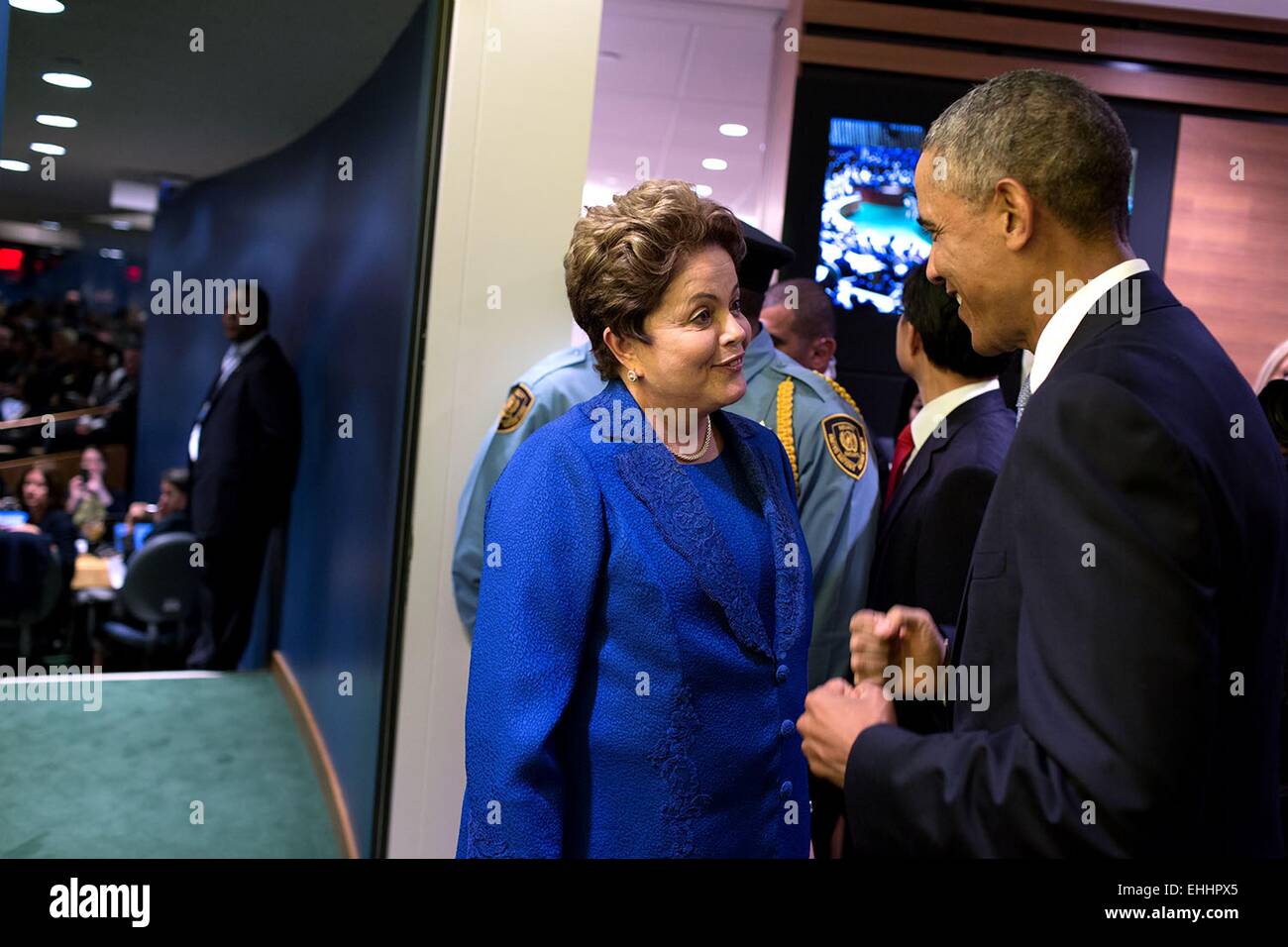 US Präsident Barack Obama begrüßt Präsidentin Dilma Rousseff von Brasilien bei den Vereinten Nationen vor der Generalversammlung in New York, N.Y. 24. September 2014 Adressierung Stockfoto