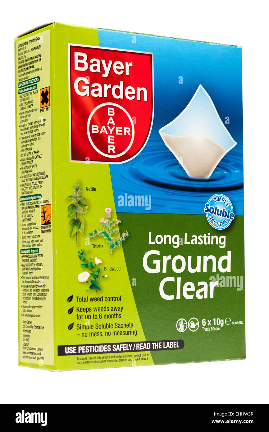 Bayer Garten lang anhaltende Boden klar Unkrautvernichtungsmittel in wasserlöslichen Beuteln Stockfoto
