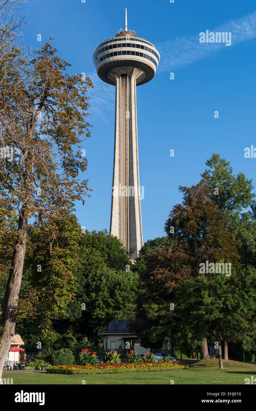 Skylon Tower bei Nacht Niagara Falls, Ontario Kanada Stockfoto