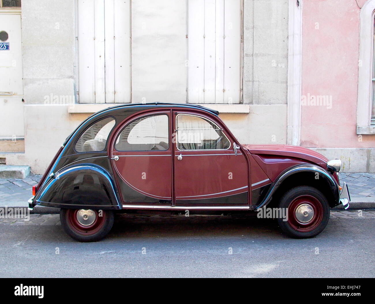 Ajax News Fotos 02 Versailles Frankreich Franzosische Autos Citroen 2 Cv Foto Jonathan Eastland Ajax Ref Hd Dlx106 L Stockfotografie Alamy