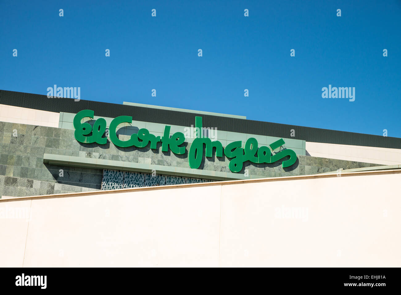 ALMERIA, Spanien – 2. März: Kaufhaus El Corte Ingles. Größte Kaufhaus Gruppe in Europa und vierte weltweit, es ha Stockfoto