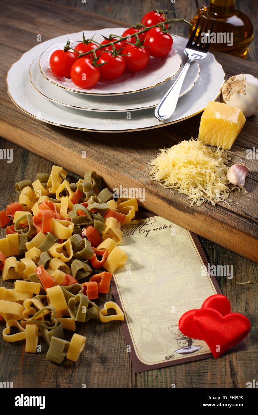 Kochen die Pasta mit Tomaten und Käse. Stockfoto