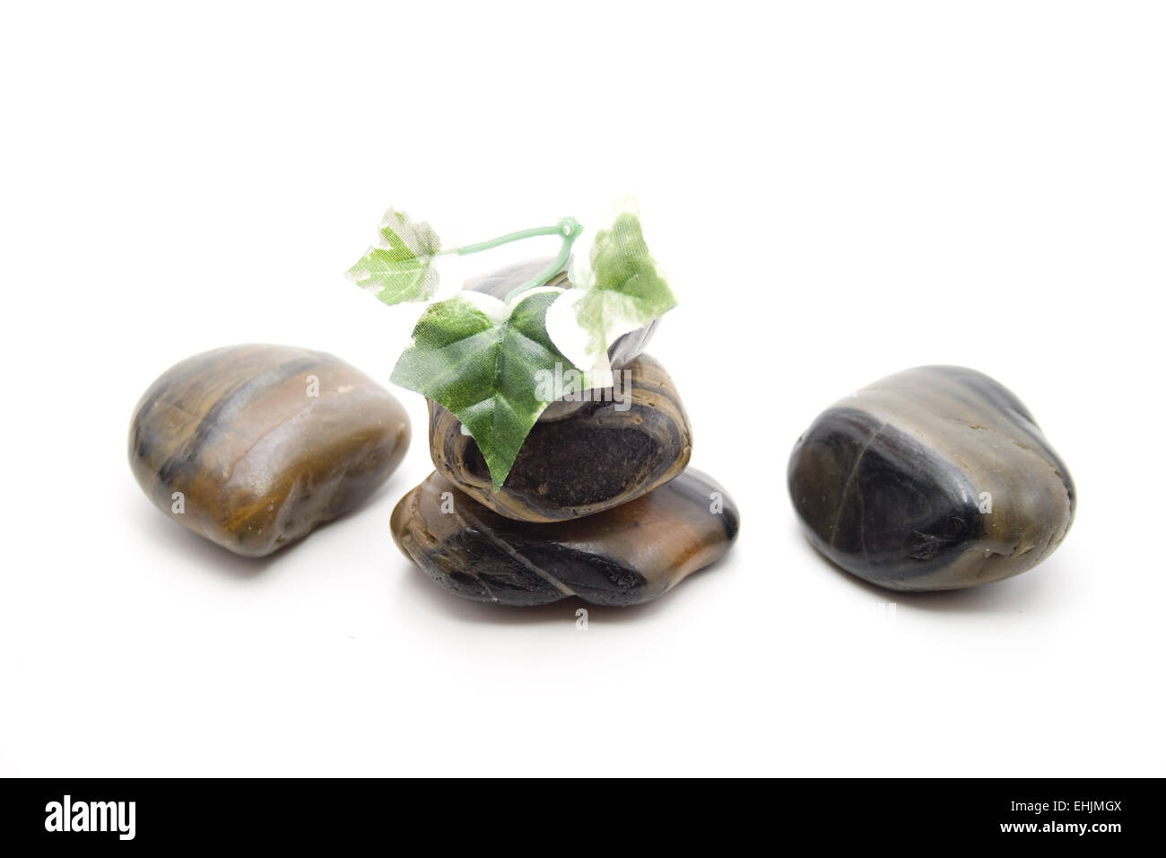 Efeublatt und Steinen Stockfoto Efeublatt und Steinen Stockfoto