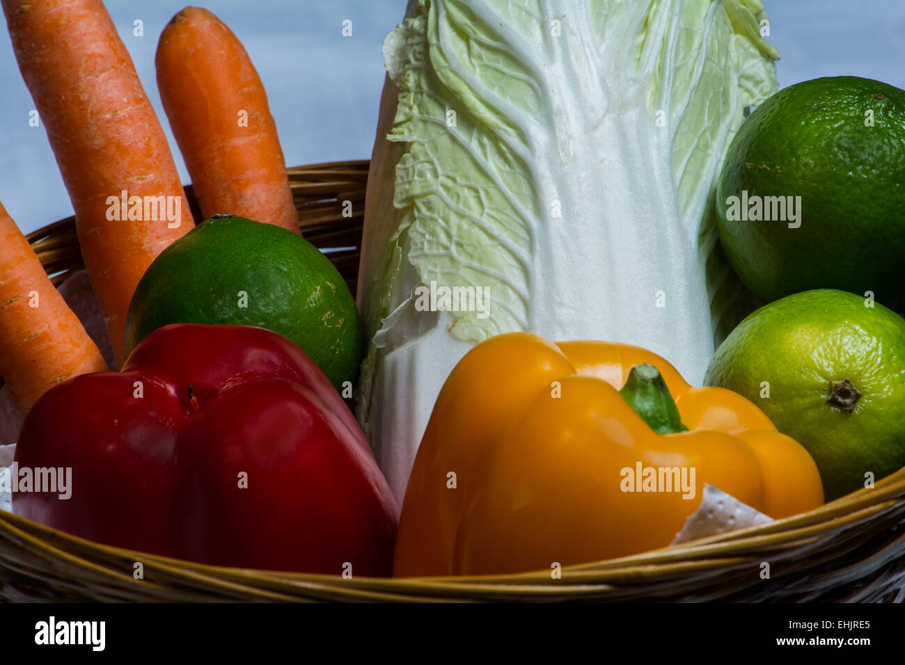 Auswahl von verschiedenen Obst und Gemüse Stockfoto