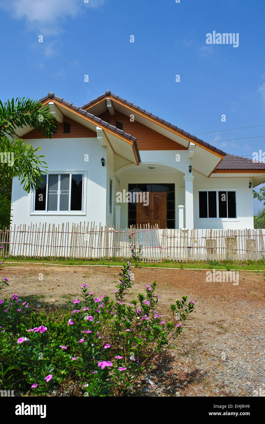 Moderne Thai Haus Bungalow Thailand Stockfotografie Alamy