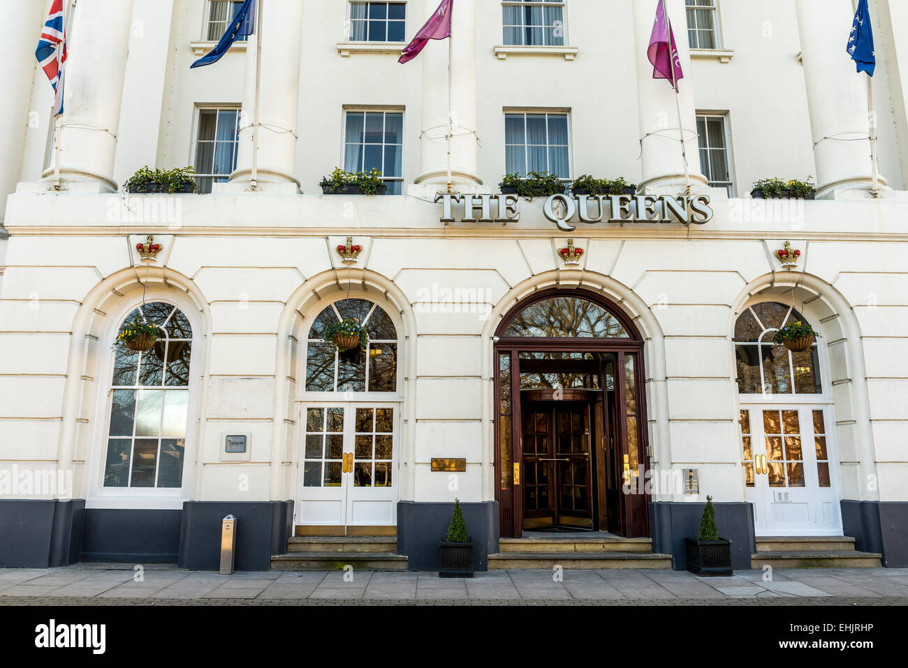 Das Queen Hotel in Cheltenham ist ein Wahrzeichen an der Strandpromenade, die nach dem Vorbild der Tempel des Jupiter in Rom Stockfoto