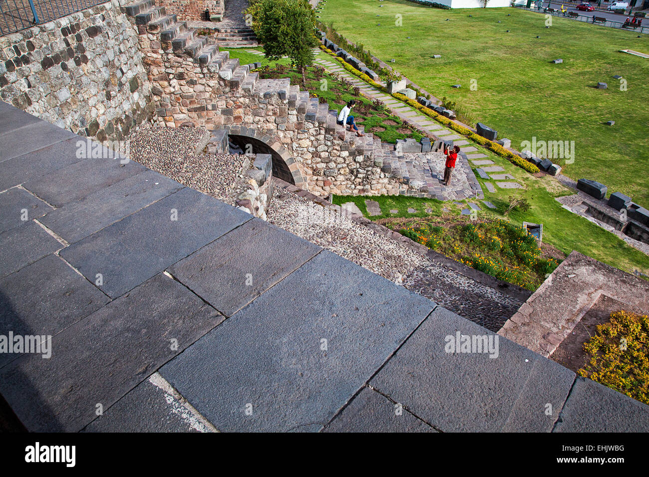 Der Coricancha-Tempel ist eine hochentwickelte Inka-Tempel in Cuzco, der bedeckt war mit einer katholischen Kirche. Stockfoto