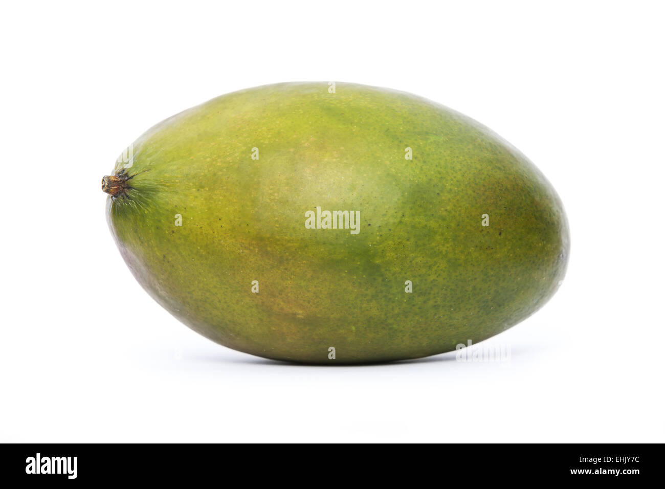 Frische Bio Mango-Frucht auf weißem Hintergrund. Stockfoto