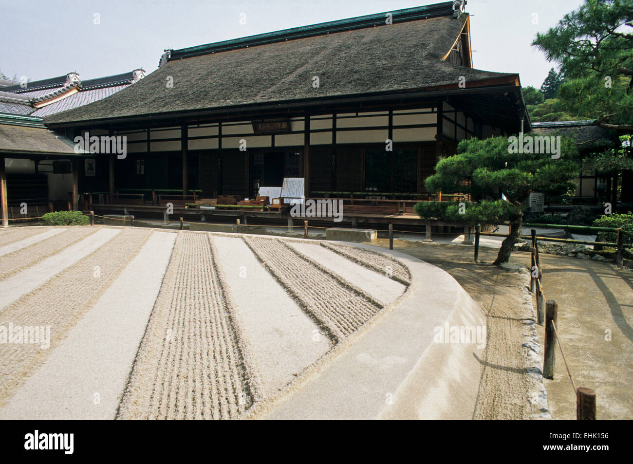 Der Stadt Kyoto ist ein einzigartiges Reservat für alte Zen-Gärten und Schreine, die mehr als neunhundert Jahre alt sind. Stockfoto