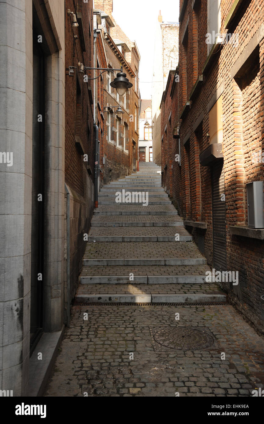 Historische alte zurück Straßen der Stadt Mons, Belgien Stockfoto
