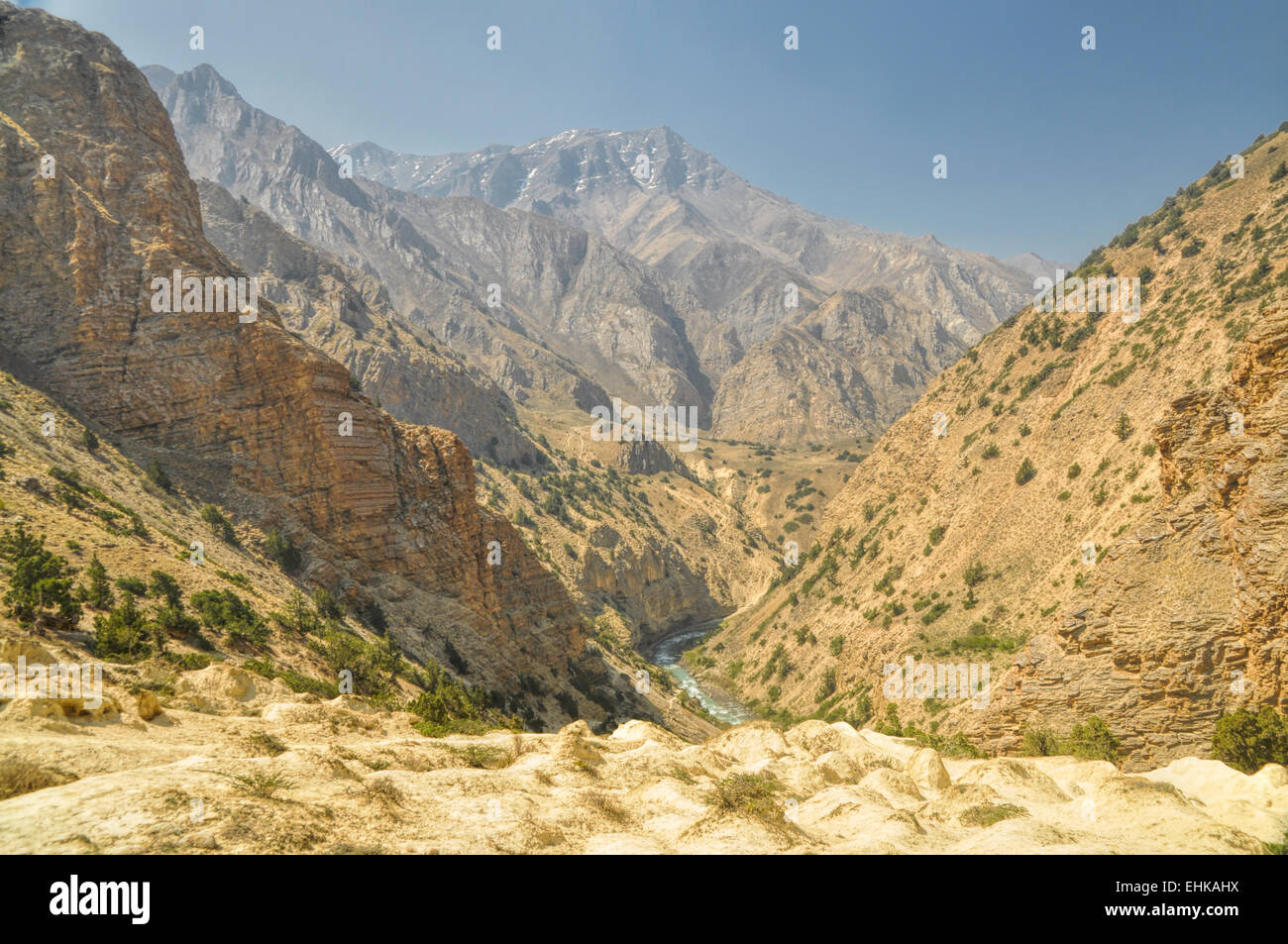 Malerischen Tal im Himalaya-Gebirge in Nepal Stockfoto