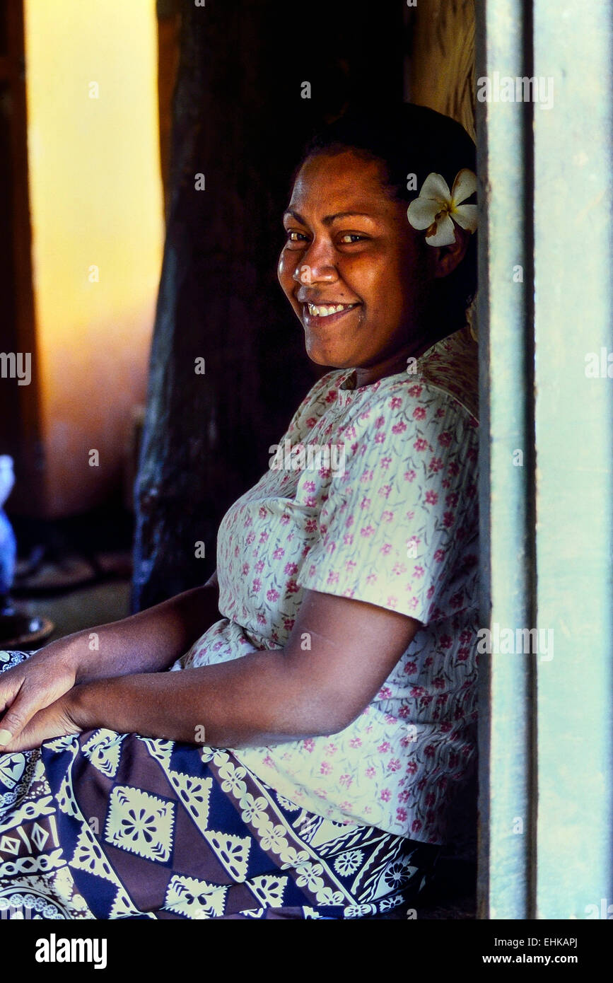 Fidschi Frau mit einer Blume im Haar von Malakiti Dorf, Nacula Island. Yasawa-Gruppe. Fidschi-Inseln. Pazifik Stockfoto