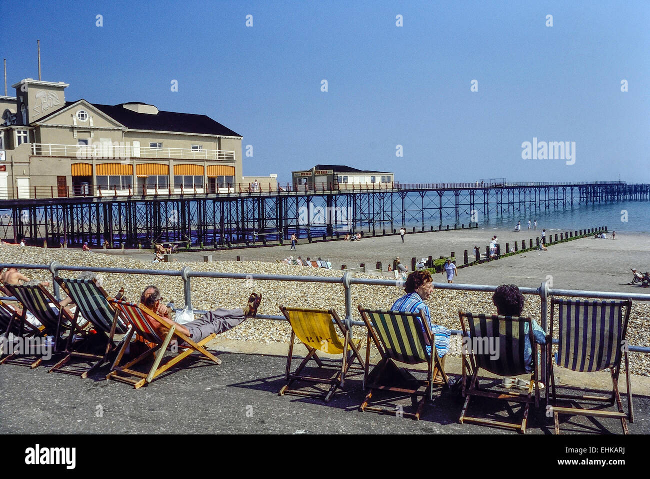 Bognor Regis Pier und Strand. West Sussex. UK 1980 Stockfoto