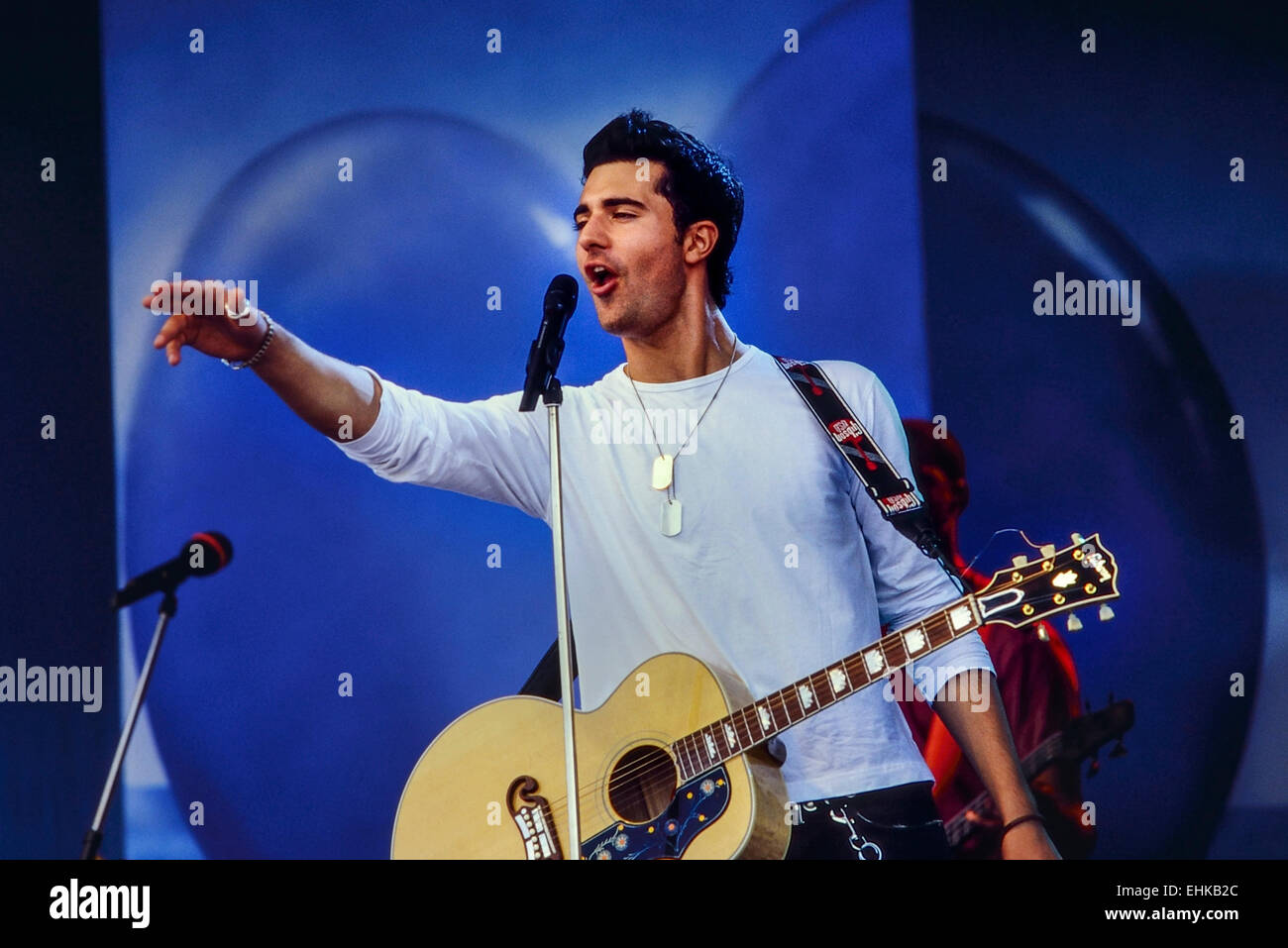 Der ehemalige Pop-Idol-Star Darius Campbell Danesh tritt live auf einer Blue Peter Roadshow in Skegness auf. Lincolnshire, England, Großbritannien. 29.. Juli 2012 Stockfoto