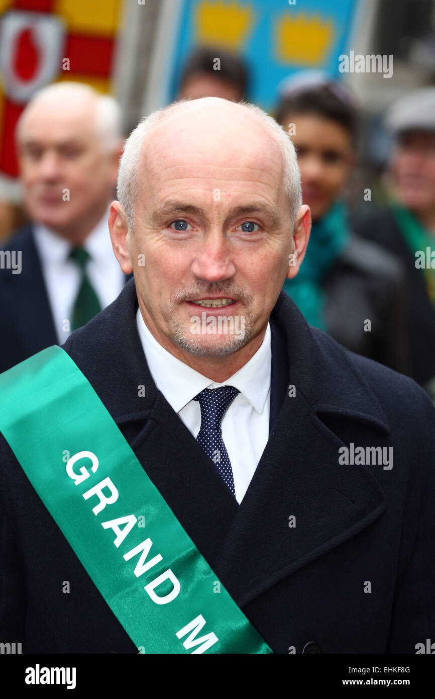 London, UK. 15. März 2015. Boxer Barry McGuigan an der St. Patricks Day Parade 2015 in London, Vereinigtes Königreich. Bildnachweis: Paul Brown/Alamy Live-Nachrichten Stockfoto