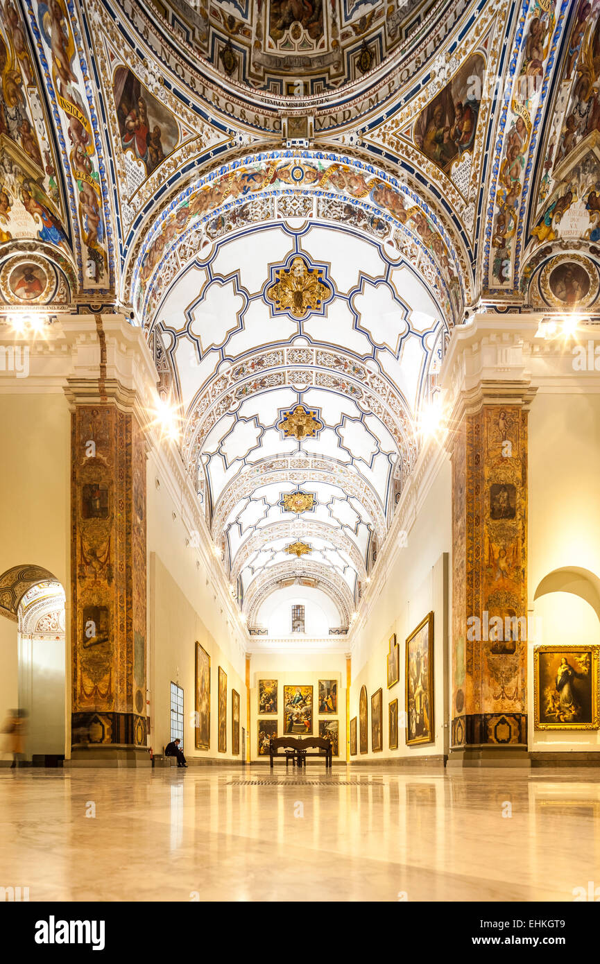Museum der Schönen Künste von Sevilla Spanien, Museo de Bellas Artes Sevilla. Hall of Fame mit großen Gemälden aus Murillo und Zurbaran. Stockfoto
