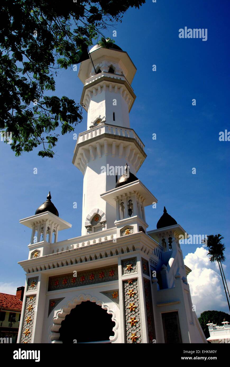 Georgetown, Malaysia: Tor und Minarett Eingangsturm verwendet, um die Gläubigen zum Gebet rufen an c. 1798 Kapitane Keling Moschee Stockfoto