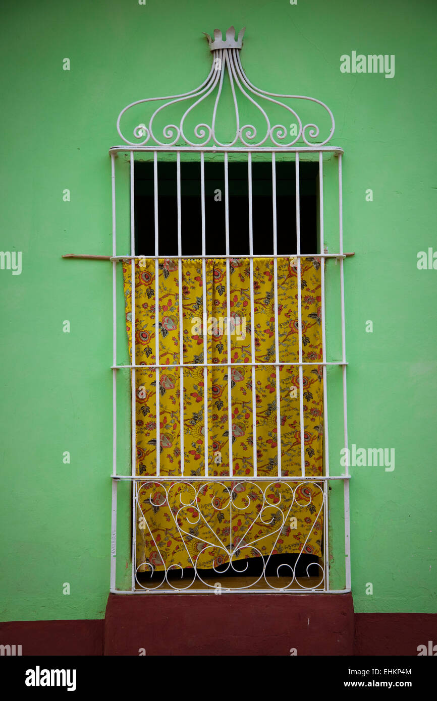 Bunte Fenster InTrinidad, Kuba Stockfoto