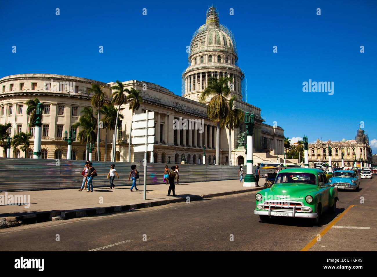 Oldtimer vor dem Capitol Gebäude, Havanna, Kuba Stockfoto