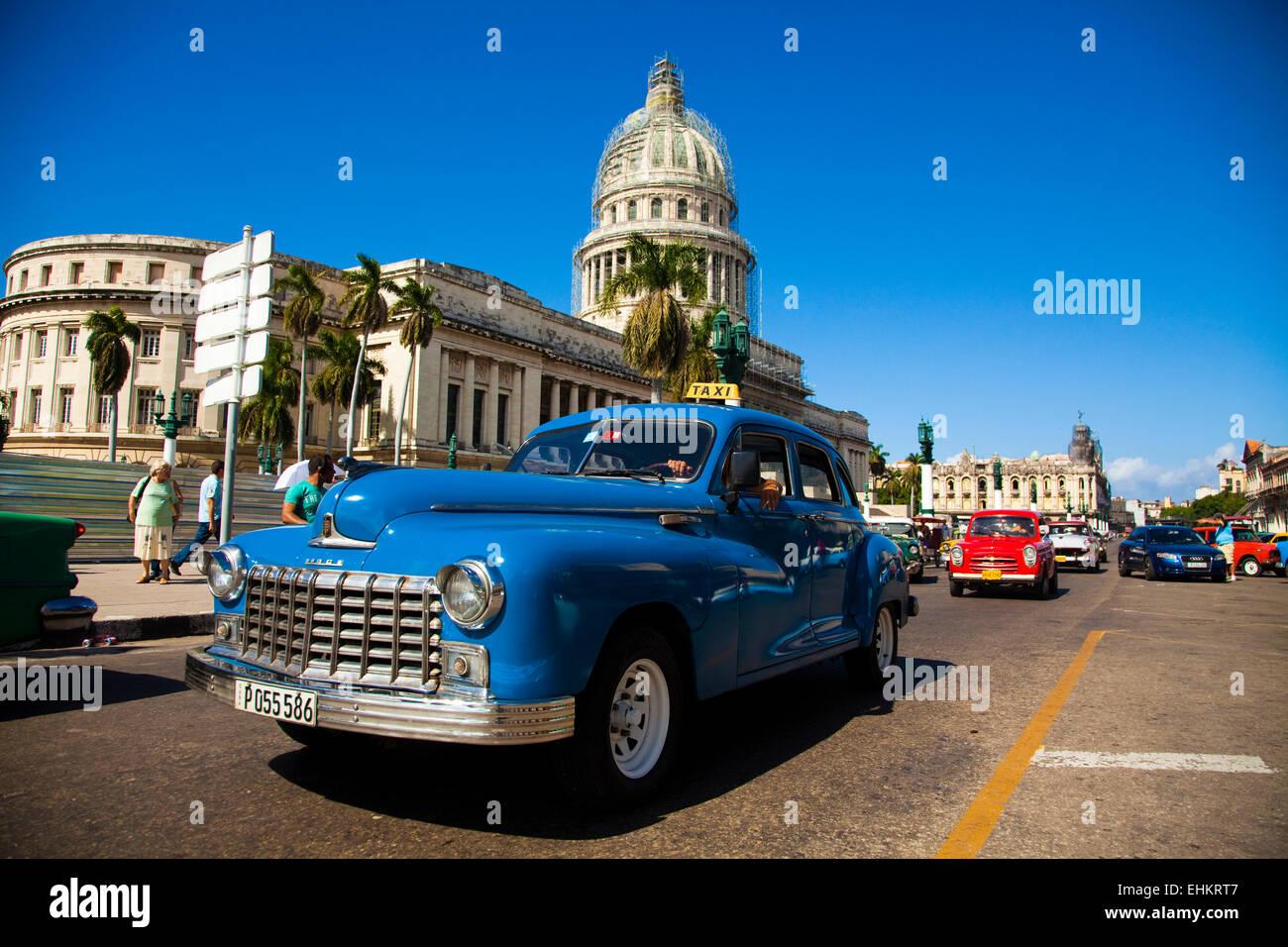 Oldtimer vor dem Capitol Gebäude, Havanna, Kuba Stockfoto