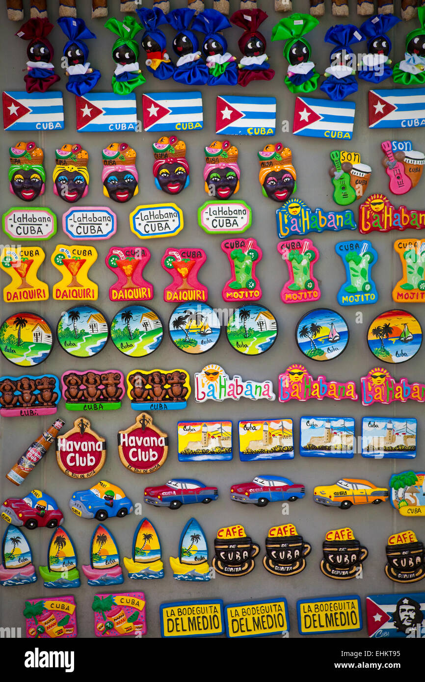 Kühlschrank-Magnete zum Verkauf an einer Sehenswürdigkeit in Kuba Stockfoto