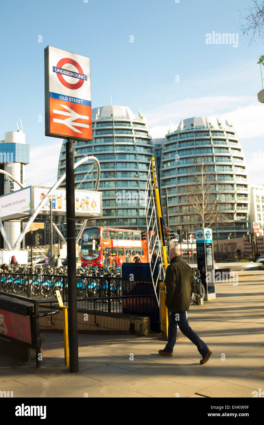 Old Street u-Bahnstation mit Kreisverkehr und Bezier-Entwicklung Stockfoto