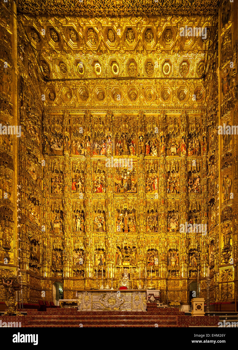 Das größte Altarbild, retablo, reredos, in der Welt in der Kathedrale von Sevilla, Catedral Sevilla Spanien. Stockfoto