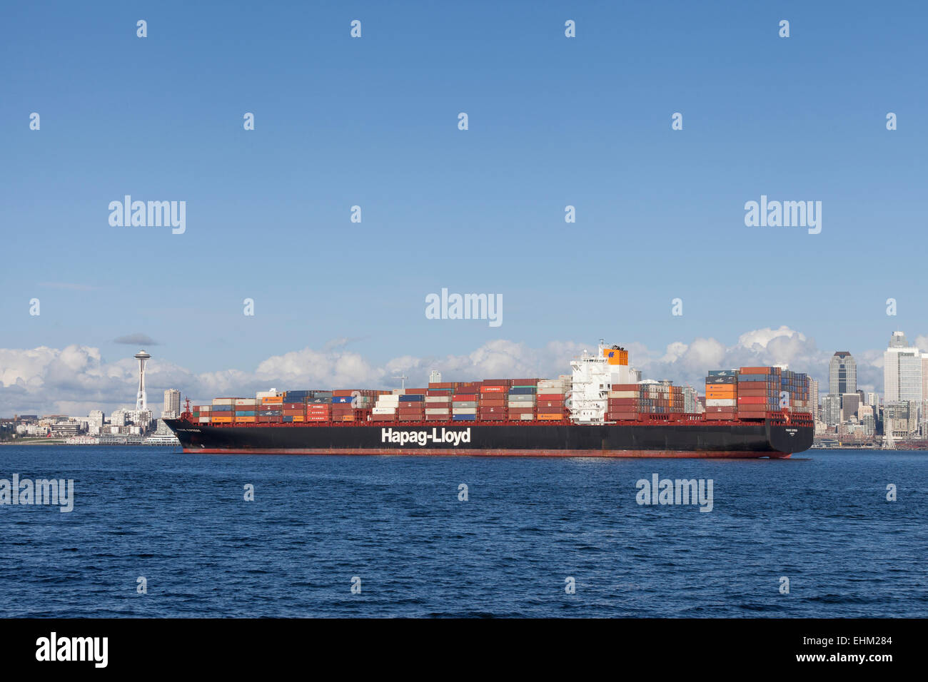 Containerschiff Prag Express in Elliott Bay am Hafen von Seattle am 14. Februar 2015 verankert Stockfoto