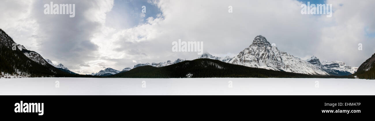 Malerische Ausblicke auf dem Icefields Parkway im Banff-Nationalpark Alberta Kanada winter Stockfoto