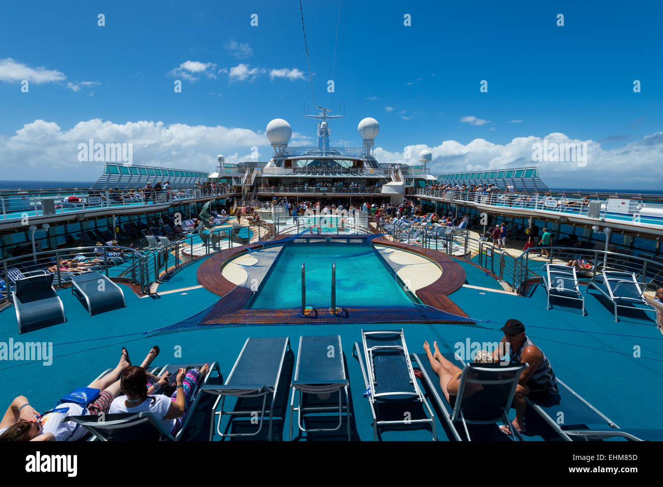 Genießen Sie einen Urlaub an Bord eines Kreuzfahrtschiffes. Stockfoto