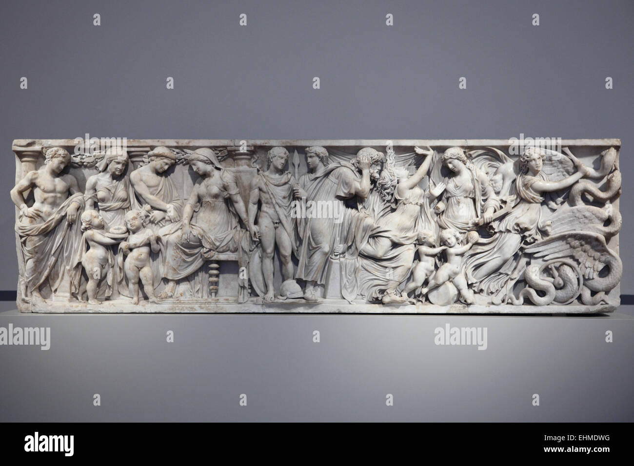 Medea-Sarkophag. Römischer Marmor-Sarkophag von 140-150 n. Chr.. Altes Museum, Berlin, Deutschland. Der Sarkophag wurde in der Nähe von Porta San Lorenzo in Rom gefunden. Stockfoto