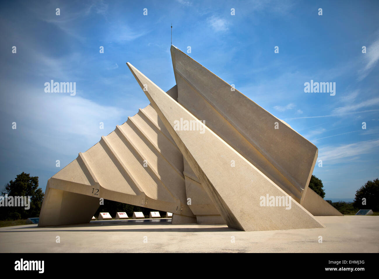 La Nef Solaire, eine riesige Sonnenuhr in Südfrankreich. Stockfoto