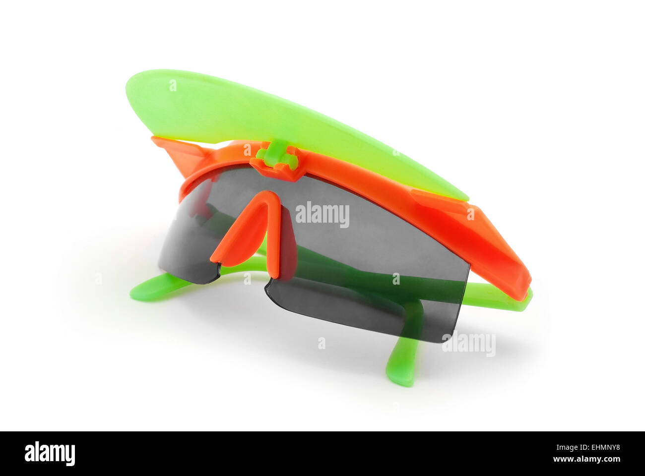 Spielzeug-Sonnenbrillen für Kinder auf weiß Stockfoto