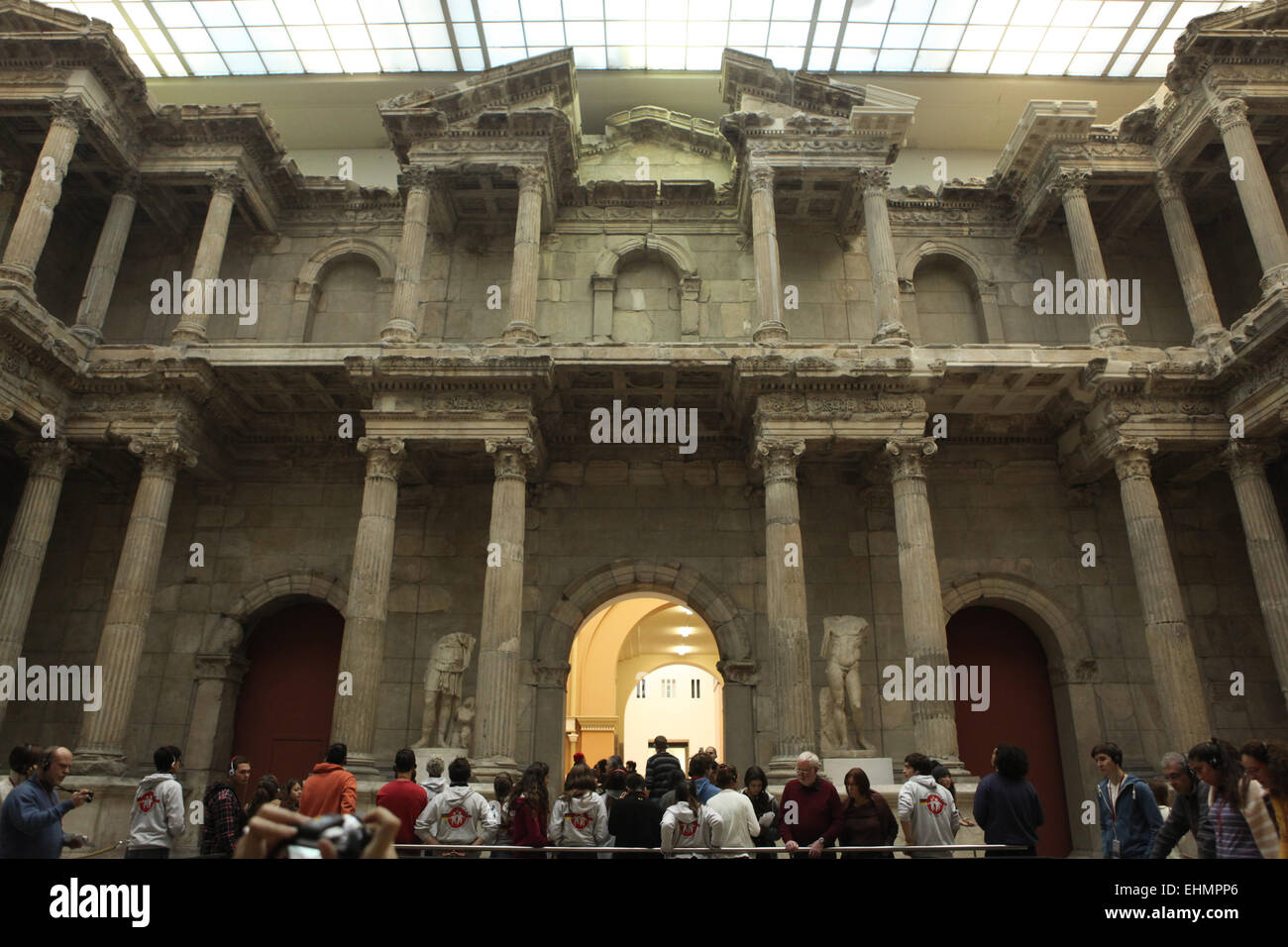 Markttor von Milet. Römische Tor aus dem 2. Jahrhundert n. Chr.. Pergamon Museum, Berlin, Deutschland. Stockfoto