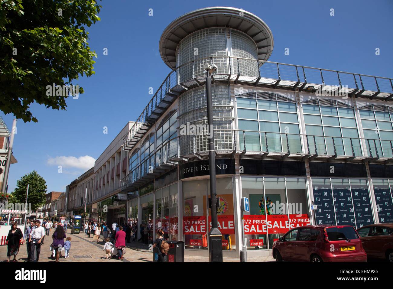 Einkaufen in Wolverhampton City Center - River Island shop Stockfoto